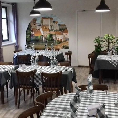 Studio "Tanneurs" Pesmes Екстериор снимка